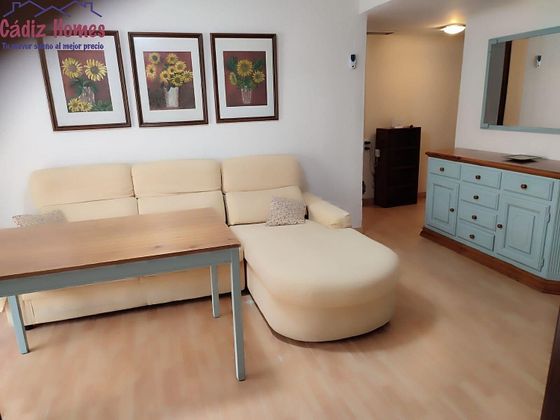 Foto 2 de Pis en venda a Cortadura - Zona Franca  de 3 habitacions amb terrassa i piscina