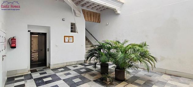 Foto 1 de Pis en venda a Mentidero - Teatro Falla - Alameda de 2 habitacions amb balcó i aire acondicionat