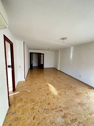 Foto 2 de Piso en venta en Plaza de Toros - Santa Rita de 4 habitaciones con terraza y garaje