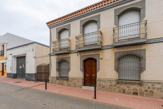 Foto 2 de Casa adossada en venda a Gallardos (Los) de 6 habitacions amb terrassa i jardí