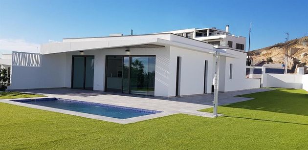 Foto 1 de Casa adossada en venda a Finestrat pueblo de 3 habitacions amb terrassa i piscina