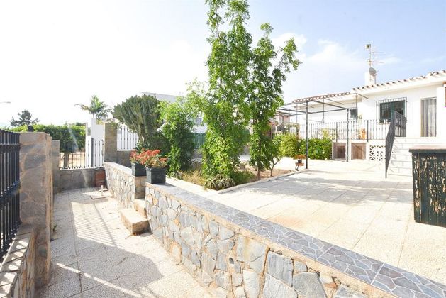 Foto 1 de Casa adossada en venda a San Juan de los Terreros de 6 habitacions amb terrassa i piscina