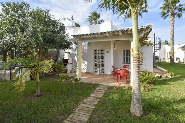 Foto 1 de Casa adossada en venda a San Juan de los Terreros de 2 habitacions amb terrassa i jardí