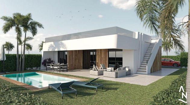 Foto 1 de Venta de casa en Condado de Alhama de 4 habitaciones con terraza y piscina