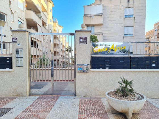 Foto 2 de Pis en venda a calle De Torres de 2 habitacions amb terrassa i piscina