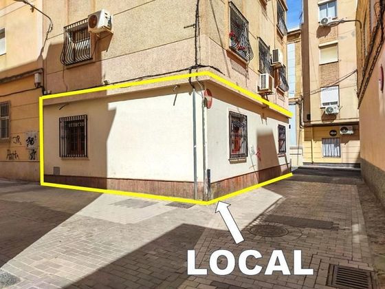 Foto 2 de Local en alquiler en Plaza de Toros - Santa Rita de 70 m²