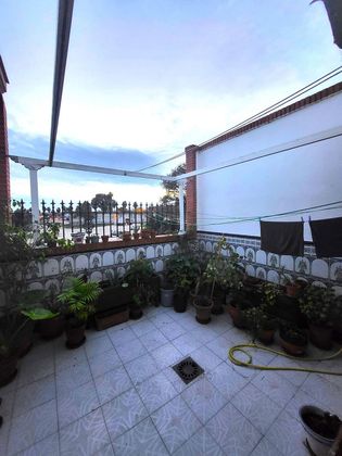 Foto 2 de Venta de chalet en El Juncal - Vallealto de 3 habitaciones con terraza y garaje