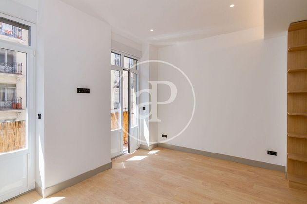 Foto 1 de Piso en venta en Trafalgar de 2 habitaciones con balcón y aire acondicionado