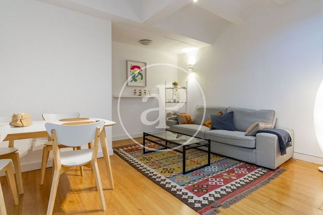 Foto 2 de Piso en alquiler en Cuatro Caminos de 2 habitaciones con muebles y aire acondicionado