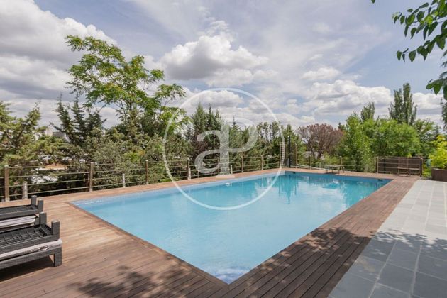 Foto 2 de Venta de chalet en Villafranca del Castillo de 5 habitaciones con terraza y piscina