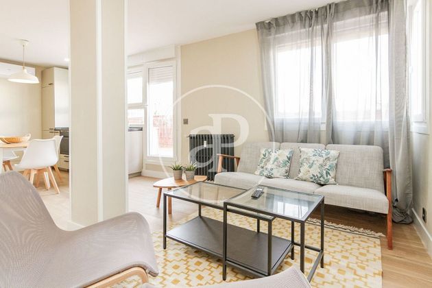 Foto 2 de Piso en alquiler en Nuevos Ministerios - Ríos Rosas de 1 habitación con terraza y muebles