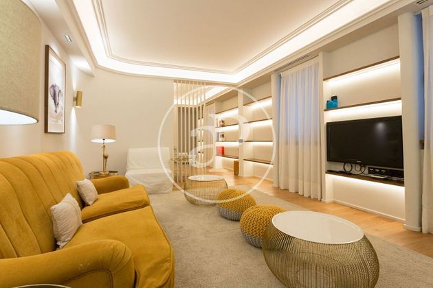 Foto 2 de Piso en alquiler en Nuevos Ministerios - Ríos Rosas de 3 habitaciones con muebles y aire acondicionado