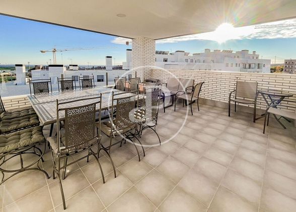 Foto 1 de Alquiler de piso en San Crispín - La Estación Consorcio de 4 habitaciones con terraza y piscina