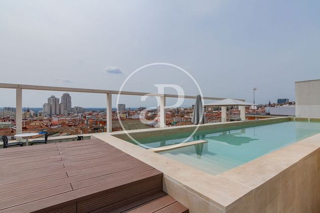 Foto 1 de Piso en venta en Universidad - Malasaña de 3 habitaciones con terraza y piscina