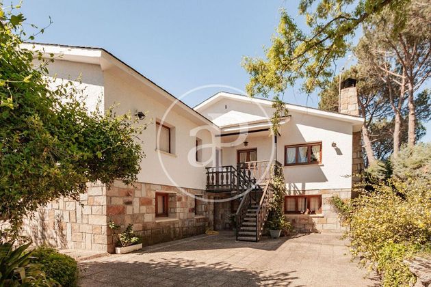 Foto 1 de Casa en venda a Guadalix de la Sierra de 4 habitacions amb terrassa i piscina