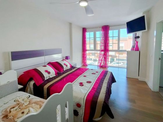 Foto 1 de Casa adosada en venta en Huércal de Almería de 3 habitaciones con terraza y garaje