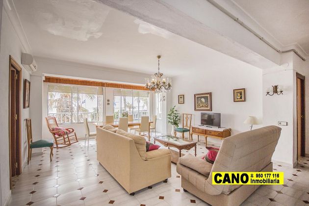 Foto 1 de Casa en venda a Carboneras de 6 habitacions amb terrassa i balcó