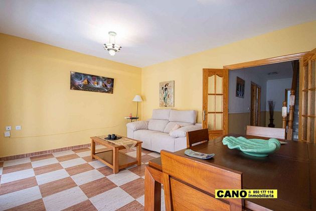 Foto 2 de Casa adosada en venta en Carboneras de 4 habitaciones con terraza y aire acondicionado