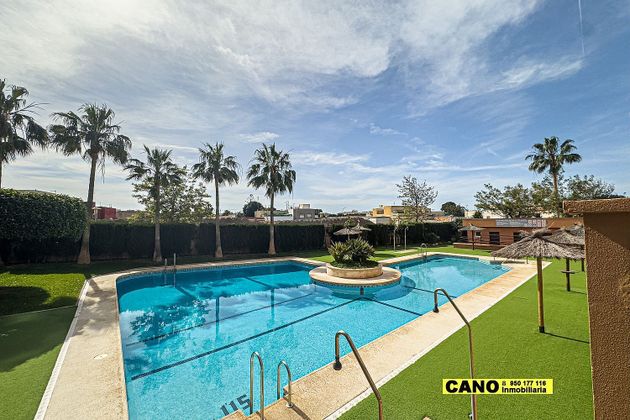 Foto 1 de Pis en venda a Nueva Andalucía de 3 habitacions amb terrassa i piscina