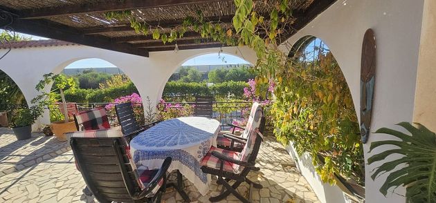 Foto 1 de Casa rural en venta en Cuevas del Almanzora pueblo de 5 habitaciones con piscina y garaje