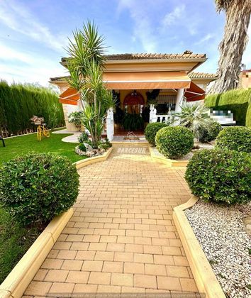 Foto 2 de Casa rural en venda a Arroyo del Moro - Noreña de 3 habitacions amb piscina i jardí