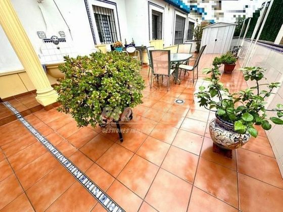 Foto 1 de Casa adossada en venda a Poniente-Norte - Miralbaida - Parque Azahara de 5 habitacions amb balcó i aire acondicionat