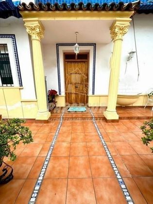 Foto 2 de Casa adossada en venda a Poniente-Norte - Miralbaida - Parque Azahara de 5 habitacions amb balcó i aire acondicionat