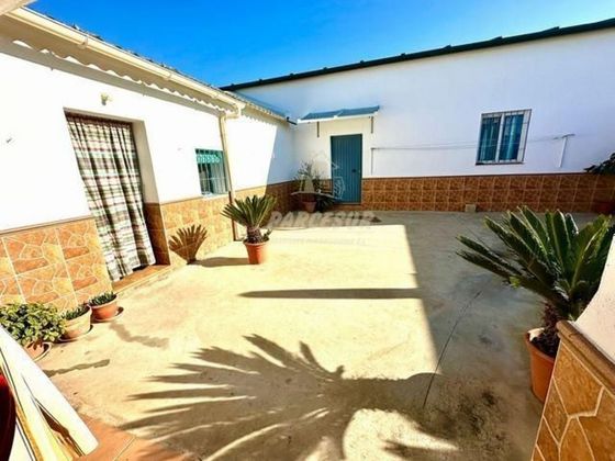 Foto 2 de Venta de casa rural en Villarrubia de 3 habitaciones con terraza y jardín