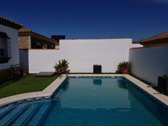 Foto 1 de Chalet en venta en calle Del Puntal de 3 habitaciones con terraza y piscina
