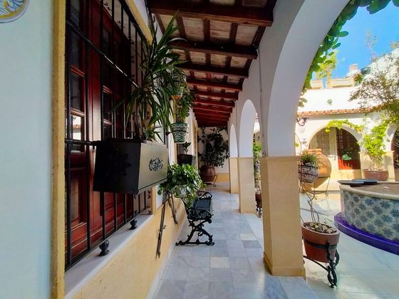 Foto 1 de Casa adossada en venda a Centro - Puerto de Santa María (El) de 3 habitacions amb terrassa i garatge