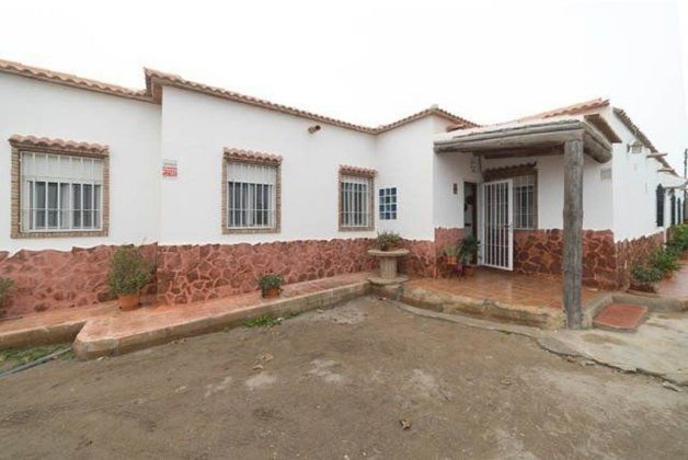 Foto 1 de Casa rural en venta en La Cañada-Costacabana-Loma Cabrera-El Alquián de 6 habitaciones con piscina y garaje