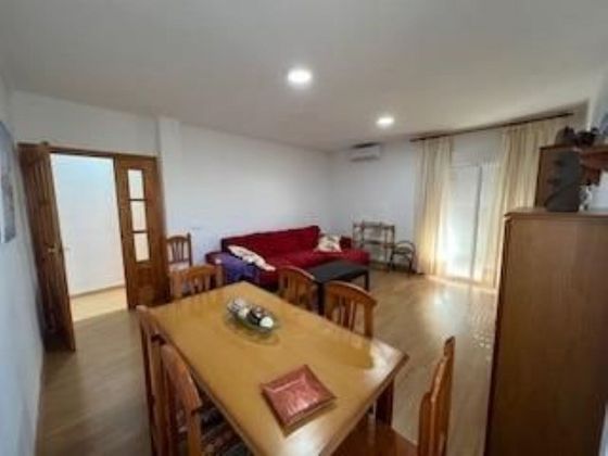 Foto 1 de Pis en lloguer a Pozo de los Frailes - Presillas - Albaricoques de 4 habitacions amb terrassa i mobles