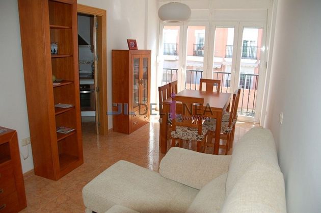 Foto 2 de Piso en alquiler en paseo Maritimo de 2 habitaciones con garaje y muebles