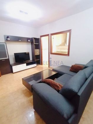 Foto 2 de Piso en venta en Adra de 2 habitaciones con terraza y aire acondicionado