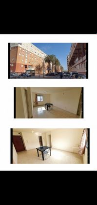 Foto 2 de Pis en venda a Cortadura - Zona Franca  de 2 habitacions amb piscina i ascensor