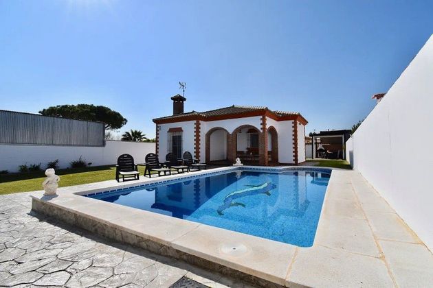 Foto 2 de Chalet en venta en Núcleo Urbano de 3 habitaciones con terraza y piscina