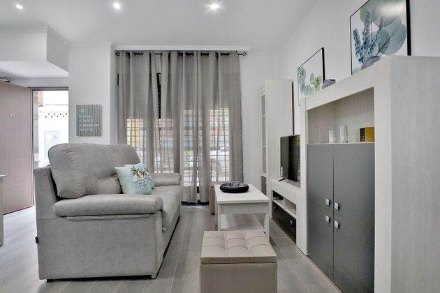 Foto 1 de Alquiler de estudio en calle Agustin de la Oliva con muebles y aire acondicionado