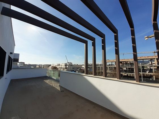 Foto 1 de Alquiler de ático en avenida De Abderraman I de 4 habitaciones con terraza y piscina