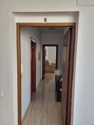 Foto 2 de Piso en alquiler en calle Cervantes de 3 habitaciones con garaje y muebles