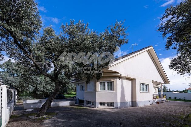 Foto 1 de Xalet en venda a Las Zorreras - Monte Encinar de 7 habitacions amb terrassa i garatge