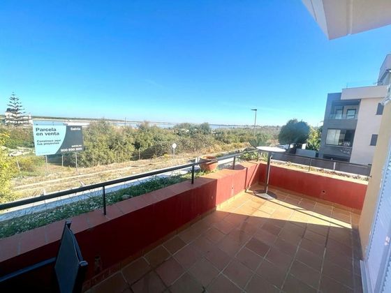 Foto 1 de Pis en venda a calle De Guia de 2 habitacions amb terrassa i piscina