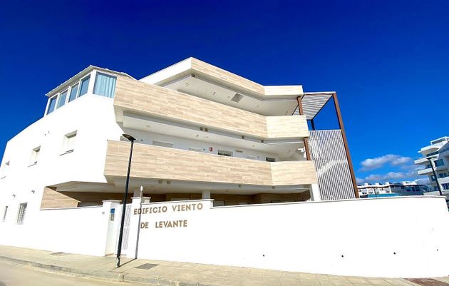Foto 1 de Venta de piso en Tarifa de 2 habitaciones con terraza y piscina