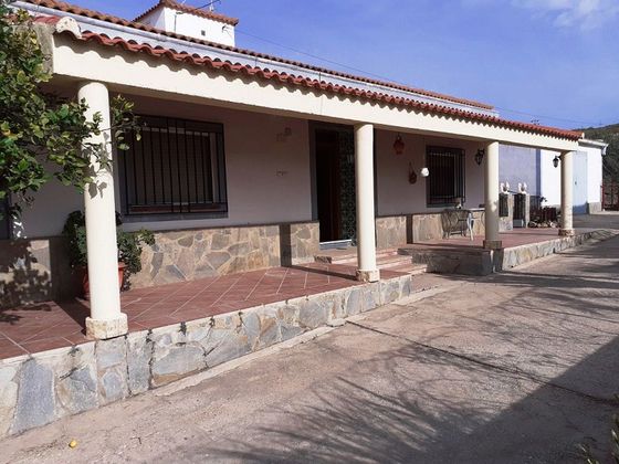 Foto 1 de Chalet en venta en calle Paraje Los Martinez de 4 habitaciones con terraza y garaje