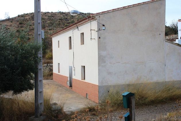 Foto 1 de Casa rural en venda a calle El Fonte de 4 habitacions amb jardí