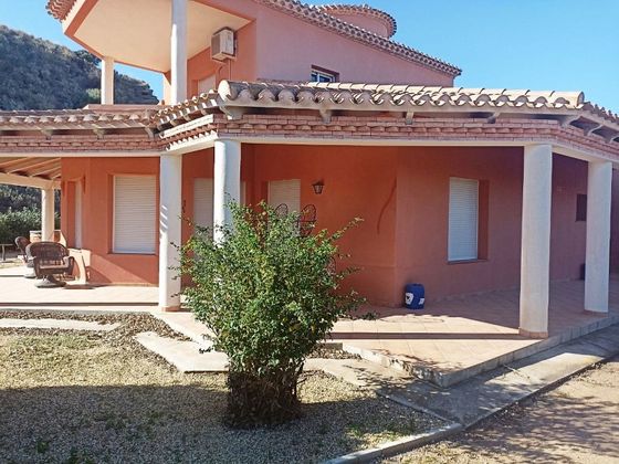 Foto 2 de Chalet en venta en calle Paraje Los Burgos de 4 habitaciones con terraza y jardín
