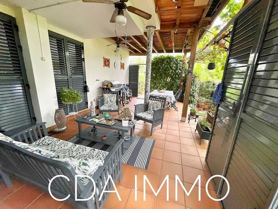 Foto 1 de Casa en venda a calle Sevilla de 3 habitacions amb terrassa i piscina
