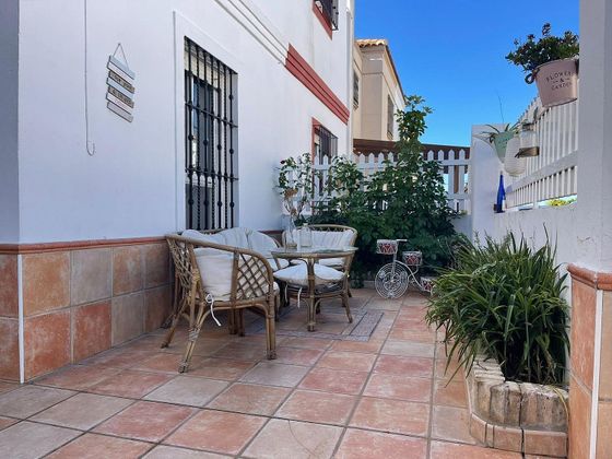 Foto 1 de Casa en venda a Sanlúcar la Mayor de 4 habitacions amb balcó i aire acondicionat