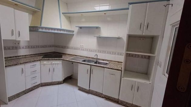 Foto 1 de Casa en venda a calle Venezuela de 2 habitacions i 227 m²