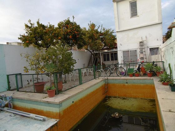 Foto 2 de Venta de chalet en Castilleja de la Cuesta de 5 habitaciones con piscina y jardín