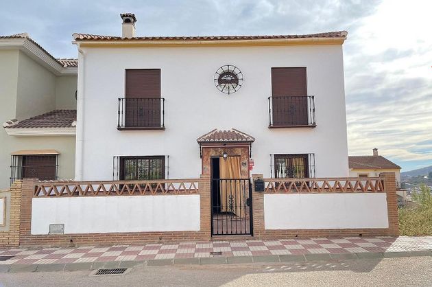 Foto 1 de Casa en venda a calle Sierra del Jobo de 5 habitacions amb terrassa i garatge